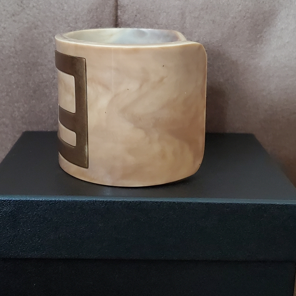 Authentic Fendi Cuff Bracelet Acrylic Brown - Picture 3 of 8